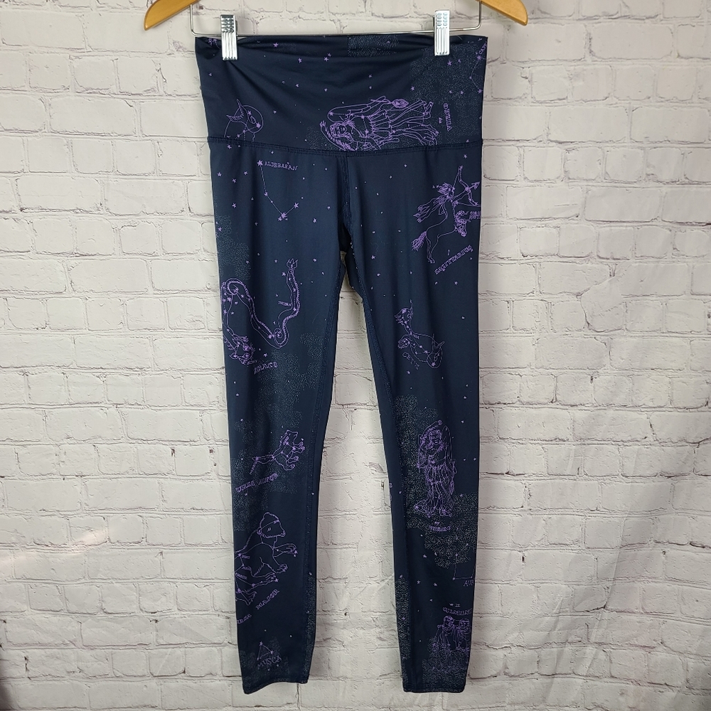 Teeki Stardust Yoga Hot Pant leggings. Med